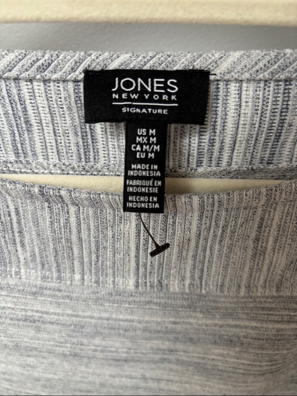 Jones New York Heather Gray Short Sleeve Knit Tee - Picture 3 of 3